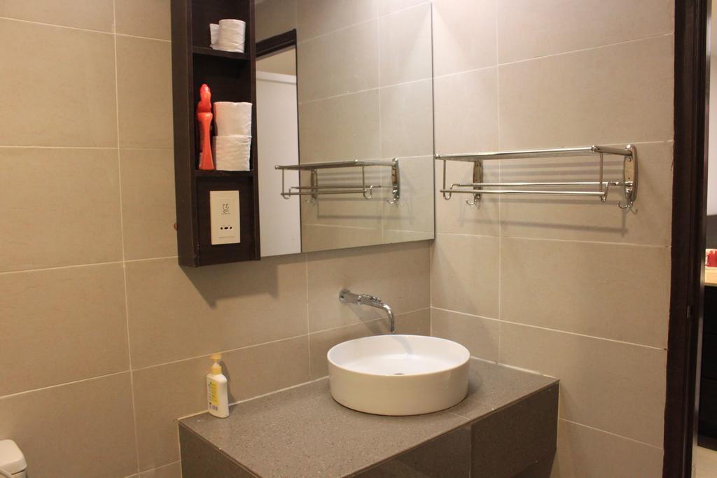 Adha Studio & Suite كوتا بْهارو الغرفة الصورة